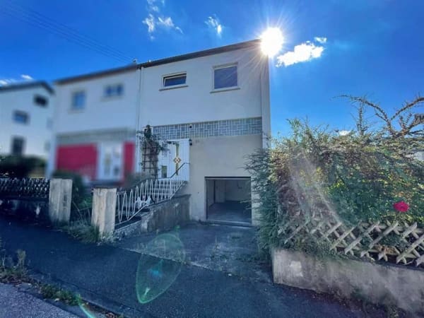 Immobilie in Erbach - Doppelhaushälfte mit viel Potenzial auf schönem Eckgrundstück  - Bild 0