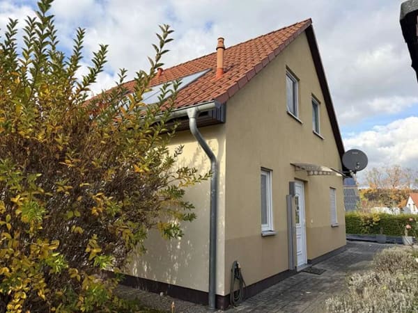 Immobilie in Lohmen - Traumhaftes Haus in Lohmen: Bj. 2004, 3 Schlafzimmer, Fußbodenheizung,   Pool & Doppelgarage - Bild 0