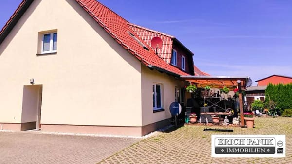 Immobilie in Gielow - Gepflegtes Mehrfamilienhaus mit 3 Wohneinheiten und großem Grundstück in Gielow - Bild 0