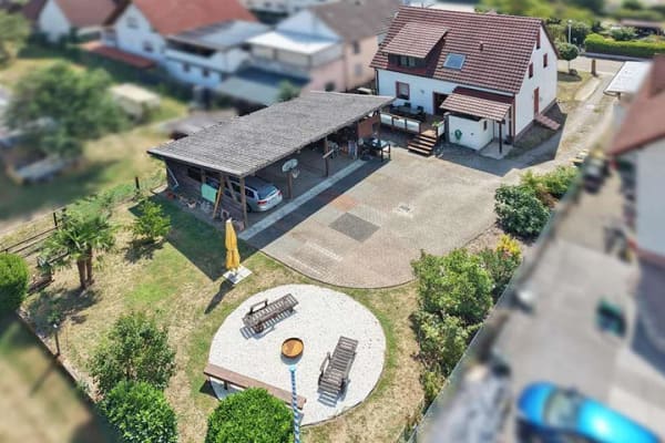 Immobilie in Rheinmünster - Gepflegtes Einfamilienhaus mit großem Garten, Terrasse und flexiblem Raumangebot für die Familie - Bild 1