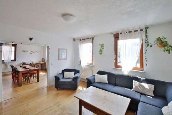 Immobilie in Rheinmünster - Gepflegtes Einfamilienhaus mit großem Garten, Terrasse und flexiblem Raumangebot für die Familie - Bild 2