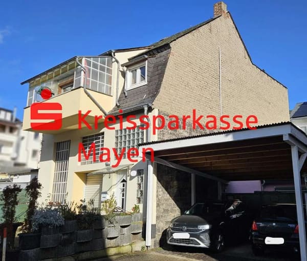 Immobilie in Mayen - Stadthaus in der Innenstadt mit Wohnbereich, Balkonen und großer Garage - Bild 0