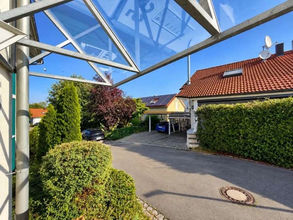 Immobilie in Bad Waldsee - GEPFLEGTE DG-WOHNUNG  I  2 ½ ZIMMER | SCHÖNE AUSSICHT | RUHIGE ZENTRALE LAGE | ATTRAKTIVE WOHNANLAGE - Bild 4