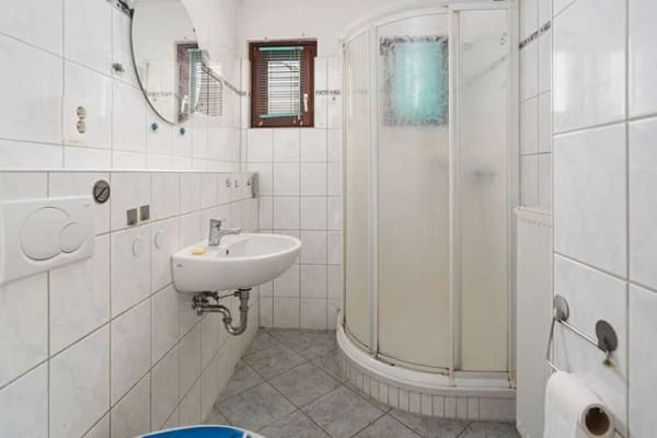 Immobilie in Schneverdingen - Schneverdingen | Bezahlbar ins eigene Haus – viel Potential für alle, die selbst etwas daraus machen - Bild 2