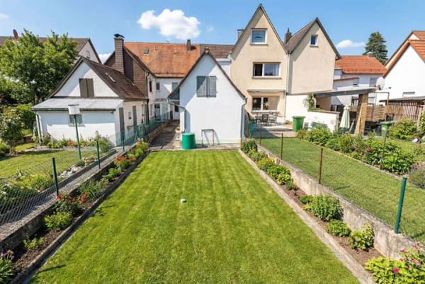 Immobilie in Hersbruck - Familienfreundliches Reihenmittelhaus mit Garten – 5 Zimmer auf 3 Etagen - Bild 0