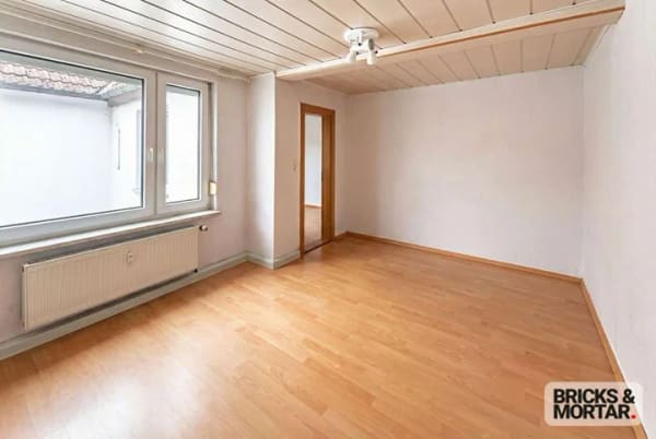 Immobilie in Hersbruck - Familienfreundliches Reihenmittelhaus mit Garten – 5 Zimmer auf 3 Etagen - Bild 2