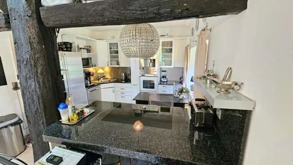 Immobilie in Bassum - Idyllisch im Grünen gelegen, mit Reetdach: Stilvolle Landhausvilla mit besonderem Flair - Bild 2