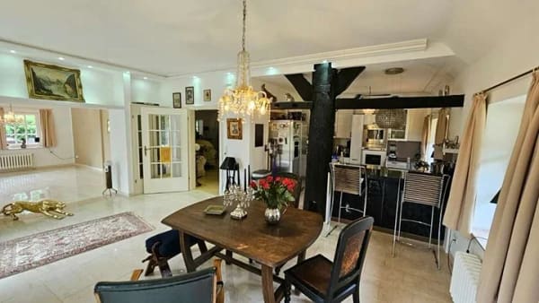 Immobilie in Bassum - Idyllisch im Grünen gelegen, mit Reetdach: Stilvolle Landhausvilla mit besonderem Flair - Bild 3