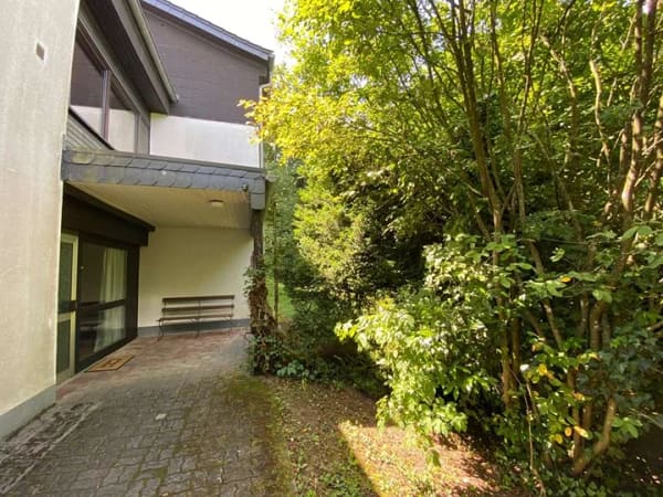 Immobilie in Freisen - "SPLIT-LEVEL"-EINFAMILIENHAUS
 eingebettet im Grünen - Bild 2