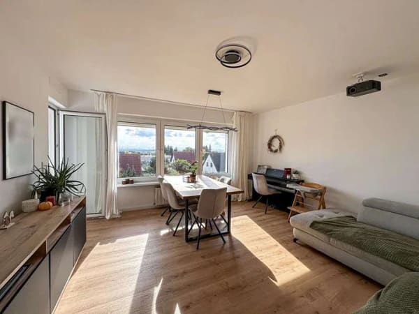 Immobilie in Remlingen-Semmenstedt - Modernisierte 3-Zimmer-Eigentumswohnung mit Balkon und Brockenblick in Remlingen - Bild 1