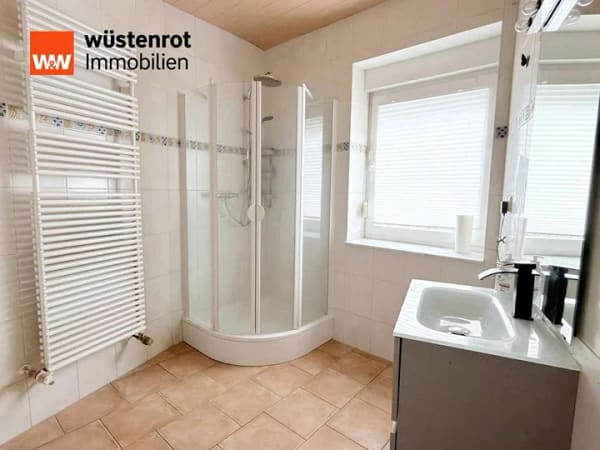 Immobilie in Elbe-Parey - Großzügiges Einfamilienhaus mit 1.357 m² Grundstück, Garten und separater Gewerbeeinheit - Bild 3