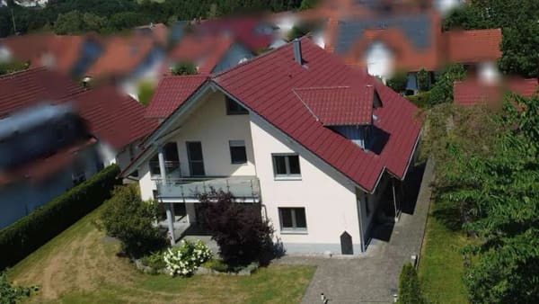 Immobilie in Neuler - Exklusives Zweifamilienhaus in Neuler

 - Bild 0
