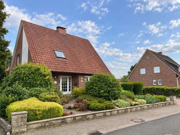 Immobilie in Emsbüren - Familienfreundliches Einfamilienhaus mit Kaminzimmer - Bild 1