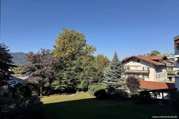 Immobilie in Tegernsee - Wohnen im Tal Immobilien 2 Zimmer Wohnung am Steinmetzplatz - verwöhnt von der Abendsonne in Westaus - Bild 1