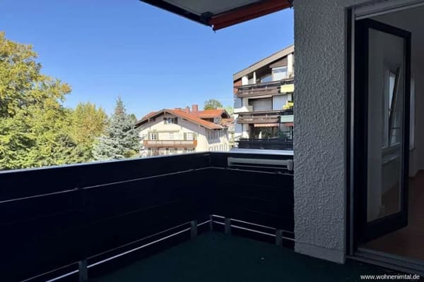 Immobilie in Tegernsee - Wohnen im Tal Immobilien 2 Zimmer Wohnung am Steinmetzplatz - verwöhnt von der Abendsonne in Westaus - Bild 2