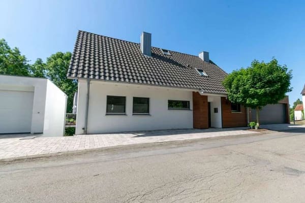 Immobilie in Neuenstein - Jetzt Chance nutzen. Traumhaftes Einfamilienhaus mit hochwertiger Ausstattung und Blick ins Grüne. - Bild 3