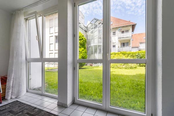 Immobilie in Uhingen - Wohnen wie im eigenen Haus - 3-Zimmer-Gartenwohnung mit Wintergarten & 2 TG-Stellplätzen - Bild 1