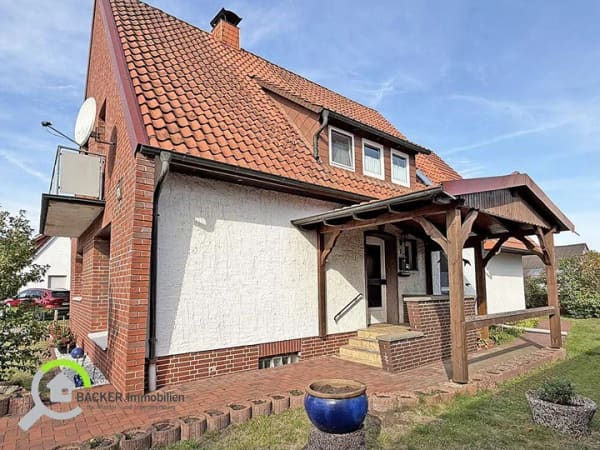 Immobilie in Hemsloh - Mehr Platz fürs Leben - Einfamilienhaus mit Einliegerwohnung und Platzreserve - Bild 2