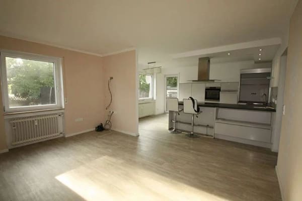 Immobilie in Bad Windsheim - Sanierte 3,5 Zimmer Erdgeschosswohnung mit Gartenanteil - Bild 1