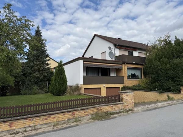 Immobilie in Rinteln - Solides Zweifamilienhaus in Rinteln-Exten - Bild 0