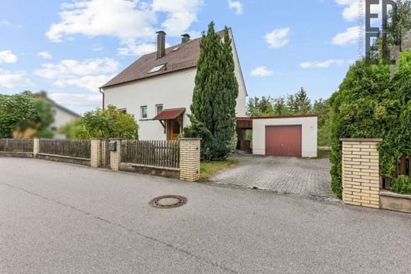 Immobilie in Teublitz - Haus kaufen in Teublitz | Großzügiges Einfamilienhaus für Familie & Generationen - Bild 0