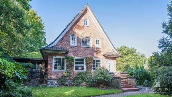 Immobilie in Molfsee - Villa mit besonderem Charme - 7 Zimmer und ein traumhafter Garten in Molfsee - Bild 1