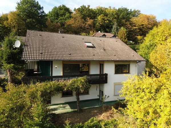 Immobilie in Eschau - Ruhige Naturlage ... Geräumiges Wohnhaus mit traumhaftem Ausblick ins Grüne! - Bild 2