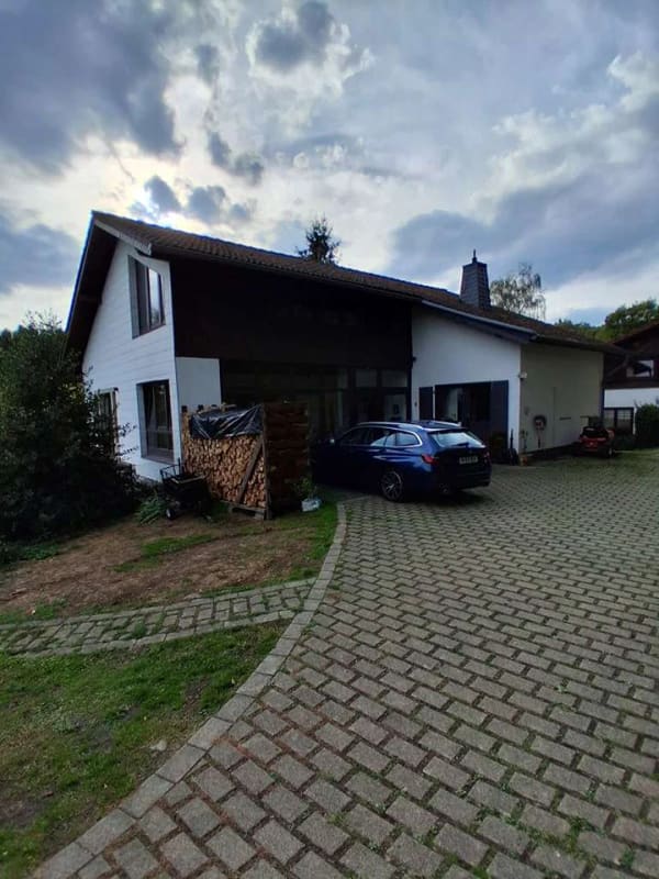 Immobilie in Arft - Großzügiges Anwesen in der Hocheifel bei Mayen–zwei kernsanierte Häuser auf ca. 5.000 m² Grundstück - Bild 1