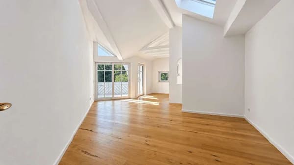 Immobilie in Neubiberg - Lichtdurchflutete 2-Zimmer-Dachgeschosswohnung - Bild 1