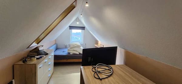 Immobilie in Bad Tölz - 101 m² Dachgeschosswohnung mit Südbalkon – viel Platz und Potenzial in Bad Tölz - Bild 2