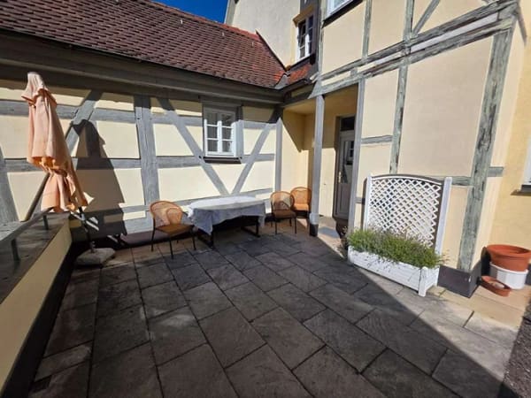 Immobilie in Schwabach - Mitten in Schwabach! Ideal zur Vermietung an Singles, Studenten, Azubis oder Referendare - Bild 2