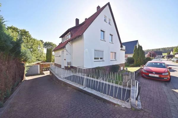 Immobilie in Ahnsen - Attraktive Kapitalanlage in Ahnsen – vollvermietetes, saniertes Dreifamilienhaus - Bild 0
