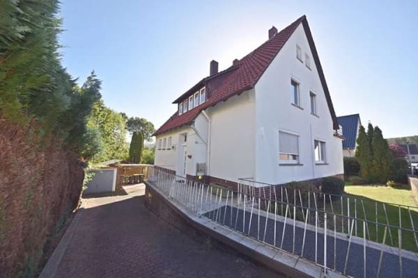 Immobilie in Ahnsen - Attraktive Kapitalanlage in Ahnsen – vollvermietetes, saniertes Dreifamilienhaus - Bild 1