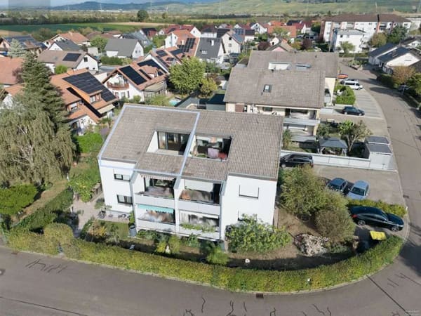 Immobilie in Neuenburg am Rhein - Bezugsfrei: helle, gemütliche 2-Zimmer-DG-Wohnung in Steinenstadt - Bild 0