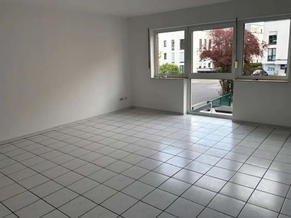 Immobilie in Bodenheim - Lichtdurchflutete 4 Zi-Wohnung mit Sonnenbalkon u. 2 PKW-Stellplätzen in Bodenheim -Sofortbezug- - Bild 1