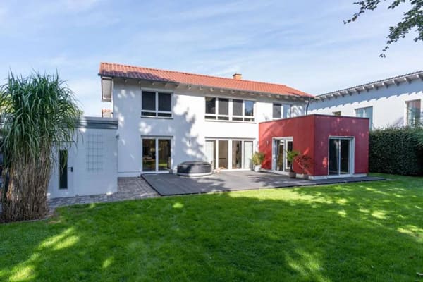 Immobilie in Westerkappeln - Stilvolles Einfamilienhaus mit großem Garten in Westerkappeln - Bild 1