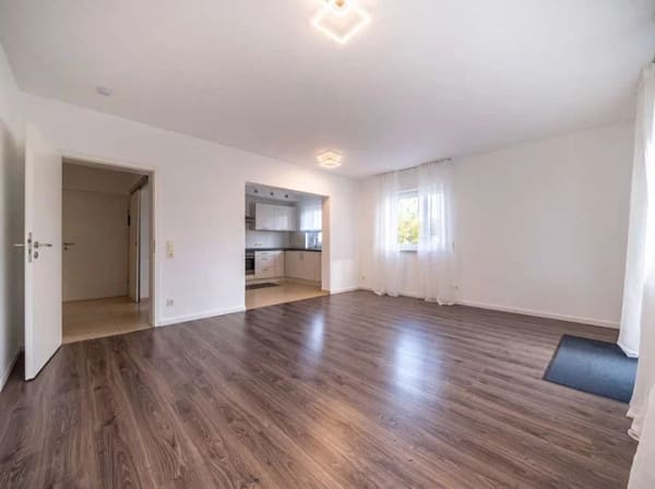Immobilie in Kastellaun - Großzügige Hochparterre-Wohnung mit neuen Fenstern und sonnigem Balkon - Bild 1