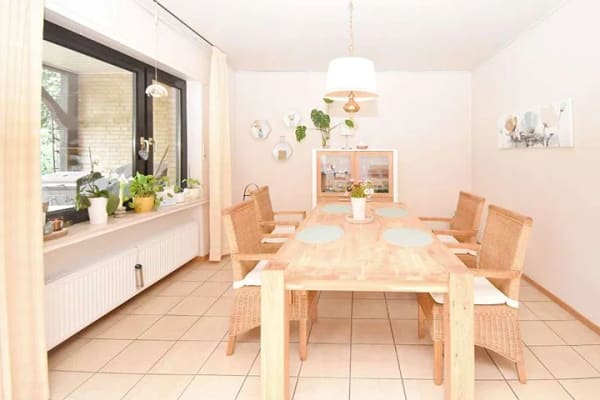 Immobilie in Schloß Holte-Stukenbrock - Schloß Holte-Stukenbrock: Geräumiges Zweifamilienhaus mit großzügigem Garten! - Bild 2