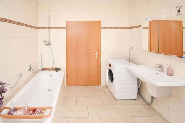 Immobilie in Schloß Holte-Stukenbrock - Schloß Holte-Stukenbrock: Geräumiges Zweifamilienhaus mit großzügigem Garten! - Bild 4