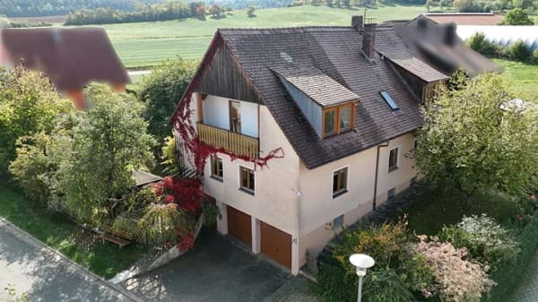 Immobilie in Weihenzell - Großzügige Doppelhaushälfte mit zwei Wohneinheiten, schönem Garten und Doppelgarage - Bild 1