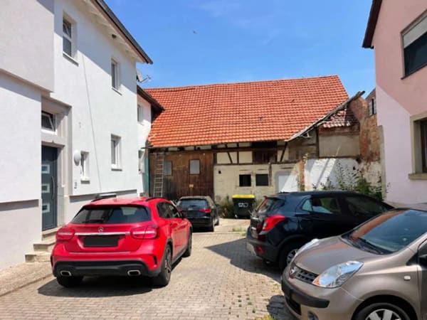 Immobilie in Schwaigern - Saniertes 5-Familienhaus mit Baugrundstück und geplanter KFZ-Werkstatthalle - Bild 1