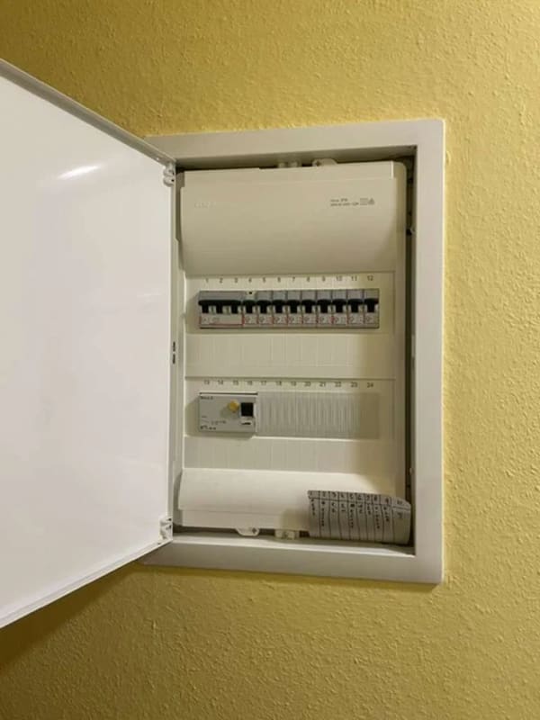 Immobilie in Schwaigern - Saniertes 5-Familienhaus mit Baugrundstück und geplanter KFZ-Werkstatthalle - Bild 4