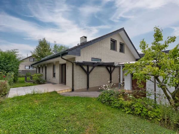 Immobilie in Efringen-Kirchen - Großzügiges Klinkerhaus mit Hallenbad und Sauna - Bild 2