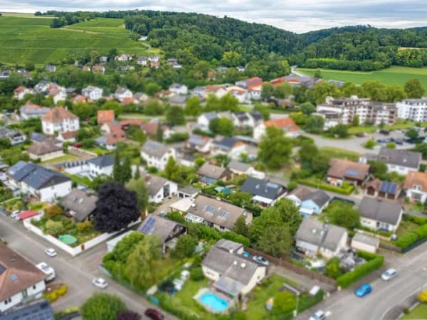 Immobilie in Efringen-Kirchen - Großzügiges Klinkerhaus mit Hallenbad und Sauna - Bild 3