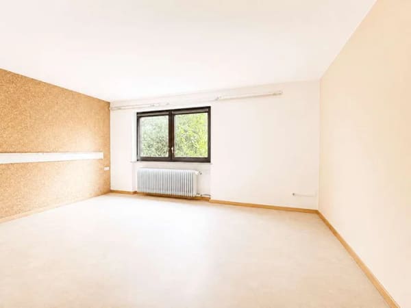 Immobilie in Grafenau - Chance am Kapellenberg - Einfamilienhaus mit Einliegerwohnung & eigenem Wald! - Bild 1