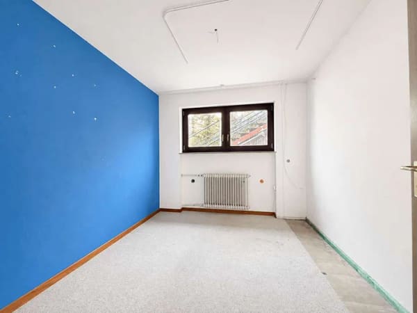 Immobilie in Grafenau - Chance am Kapellenberg - Einfamilienhaus mit Einliegerwohnung & eigenem Wald! - Bild 2