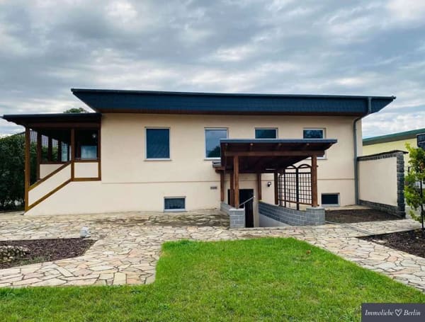 Immobilie in Trebbin - Viel Raum zur Entfaltung: Einfamilienhaus mit Werkstattgebäude auf 2000qm Grundstück - Bild 0