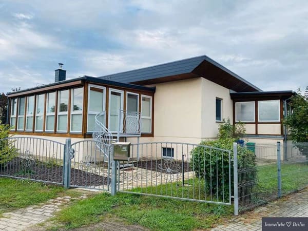 Immobilie in Trebbin - Viel Raum zur Entfaltung: Einfamilienhaus mit Werkstattgebäude auf 2000qm Grundstück - Bild 1