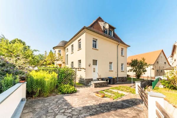 Immobilie in Klipphausen - Großzügiges Wohnhaus mit großem Nebengebäude in Massivbauweise mit neu gedecktem Dach & zwei Garagen - Bild 0