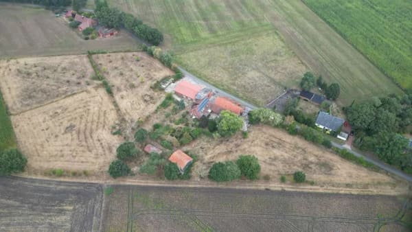 Immobilie in Wagenfeld - Resthof mit 378 m² Wohnfläche, 670 m² Nutzfläche & 2 Wohneinheiten - Bild 1